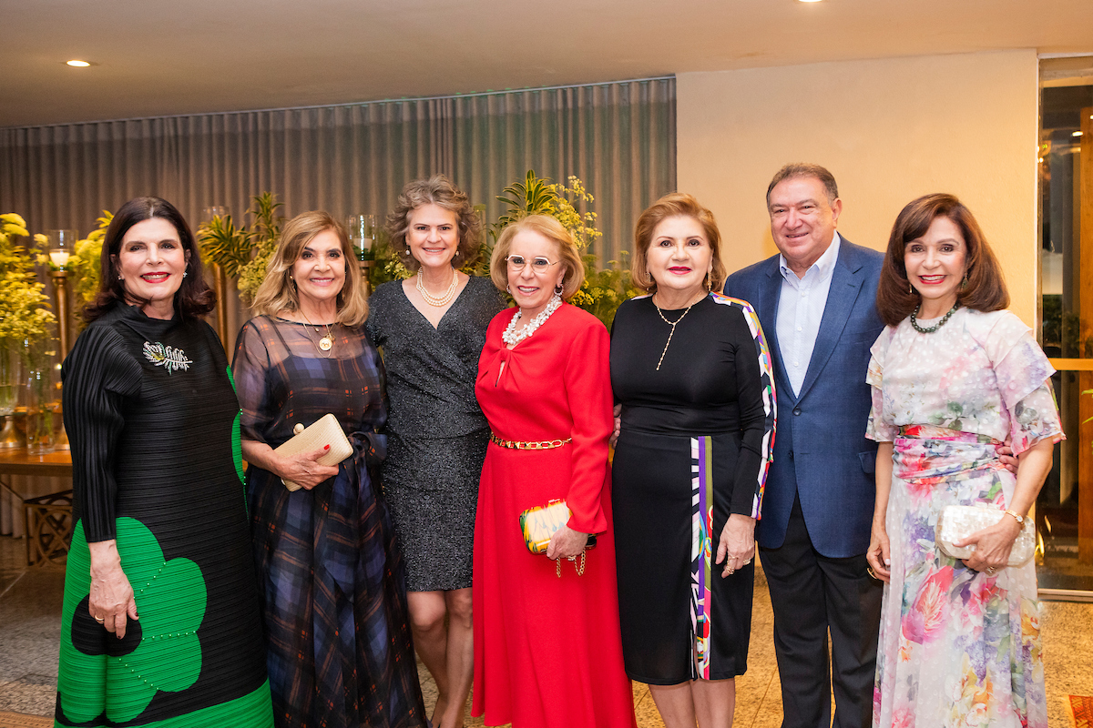 Mônica Freitas, Irene Borges, Bertha Pellegrino, Janete Vaz, Rita Lins, deputado federal Átila Lins (PSD) 