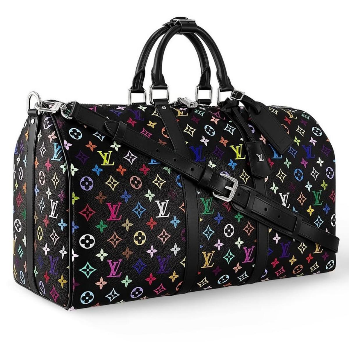 Na imagem com cor, produtos de divulgação da Louis Vuitton com o artista japonês Takashi Murakami - metrópoles 