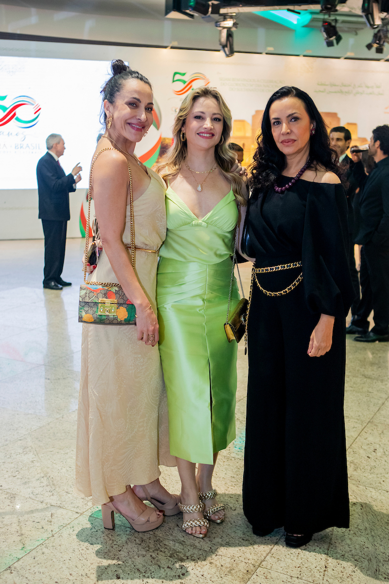 Debora Moura, Carol Kalil e Claudia Meireles