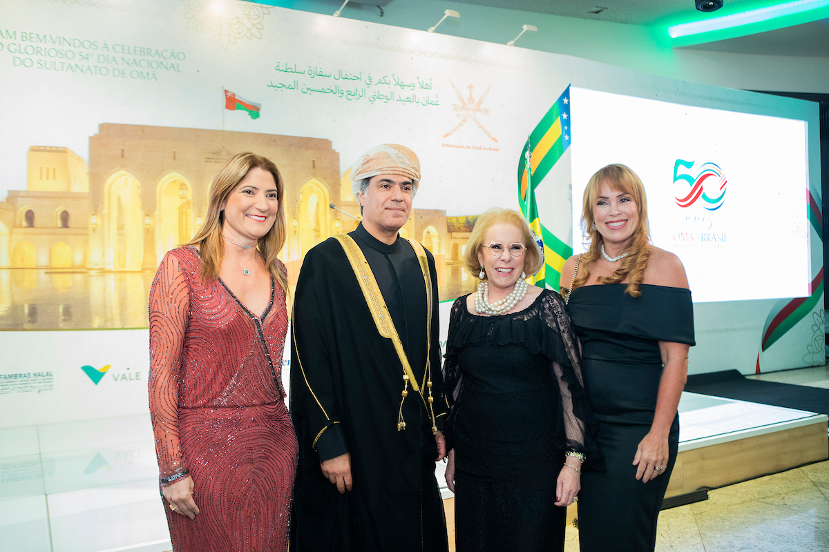 Laura Oliveira; Embaixador do Omã, Talal Alrahbi; Janete Vaz; e Daniela Monte Rosa