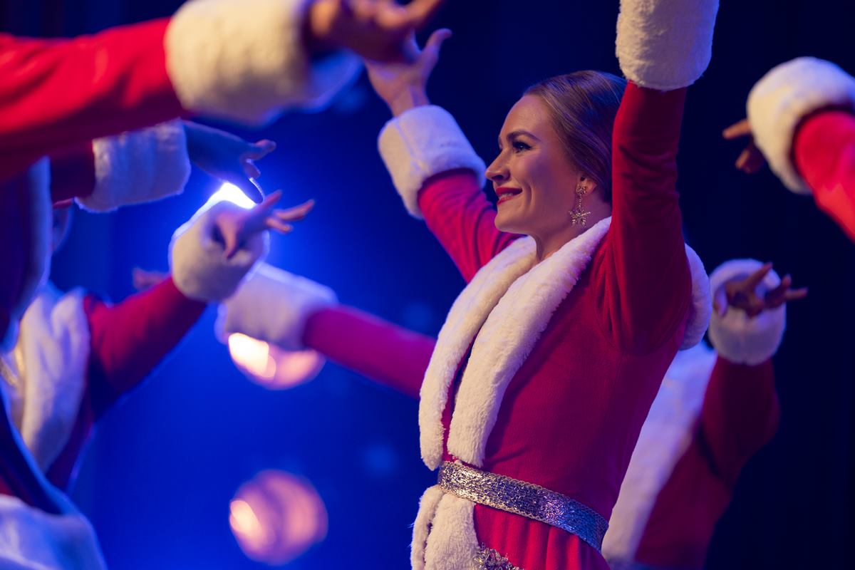 Foto colorida do filme No Ritmo do Natal - Metrópoles