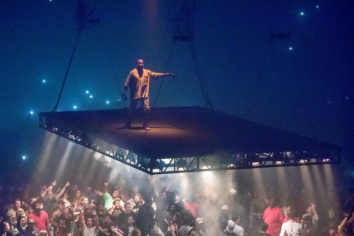 Ye/Kanye West na The Saint Pablo Tour