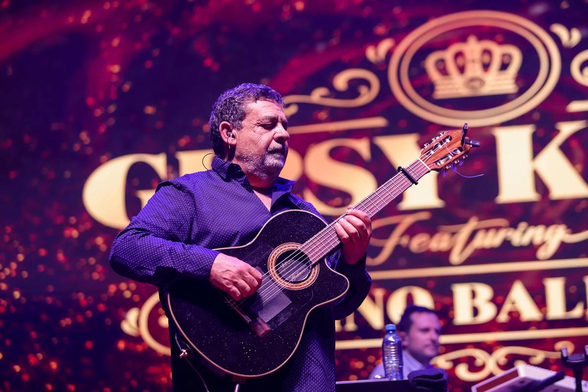 Gipsy Kings agita o Metrópoles Music com início de show eletrizante