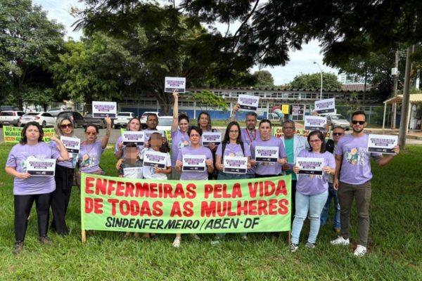 protesto-medico-assedio-ubs-gama-600x400 Médico que assediou enfermeira apalpava pacientes durante consultas