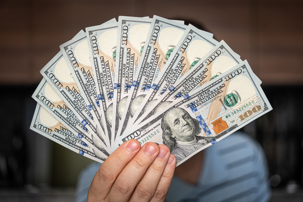 Dólar desaba e Bolsa sobe com chance de negociação entre China e EUA
