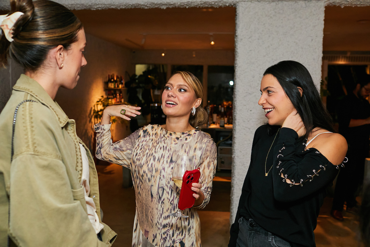 Gabriela Barreto, Theodora Zaccara e Amanda Farah