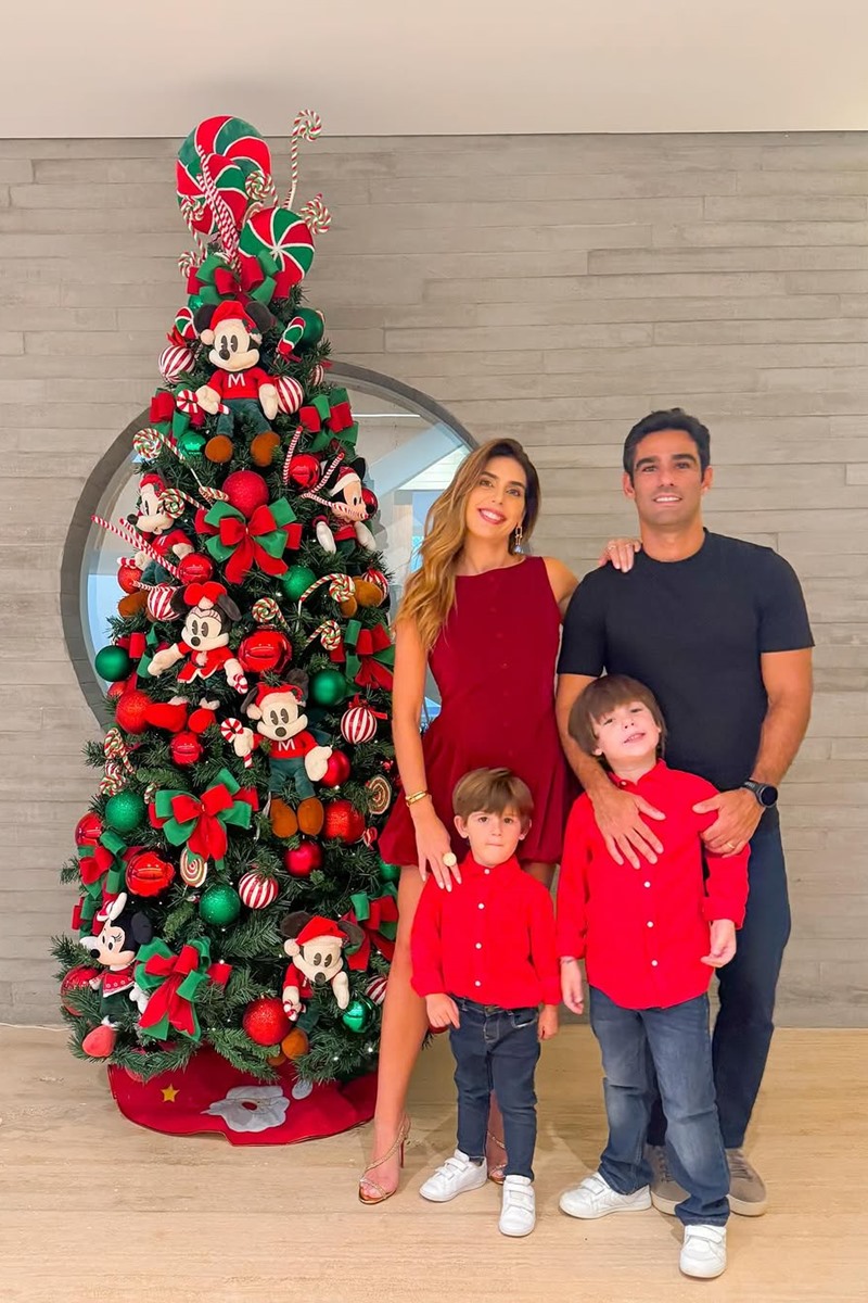 Valéria Bittar e Paulo Renato Roriz celebram Natal em família