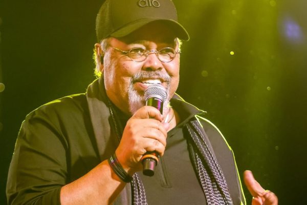 O evento contou com show de Jorge Aragão e presença vip de várias celebridades