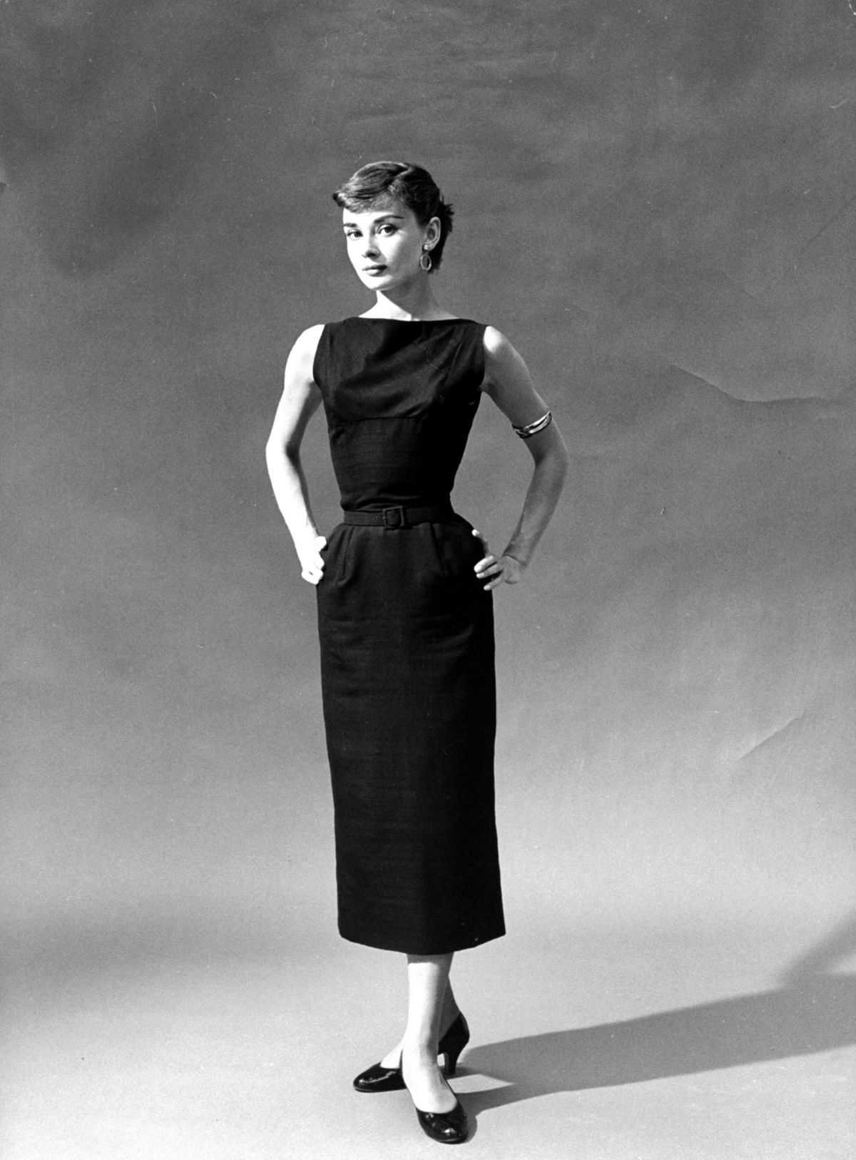 Audrey Hepburn com look na cor preta - Metrópoles