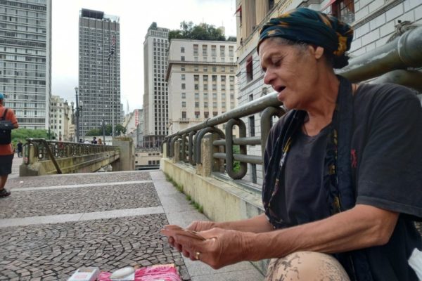 Marilene Francisca da Silva, 59 anos, é a cartomante Madalena, que atende no Viaduto do Chá - Metrópoles