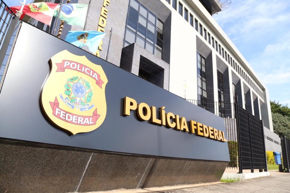 Imagem colorida de sede da Polícia Federal - Metrópoles