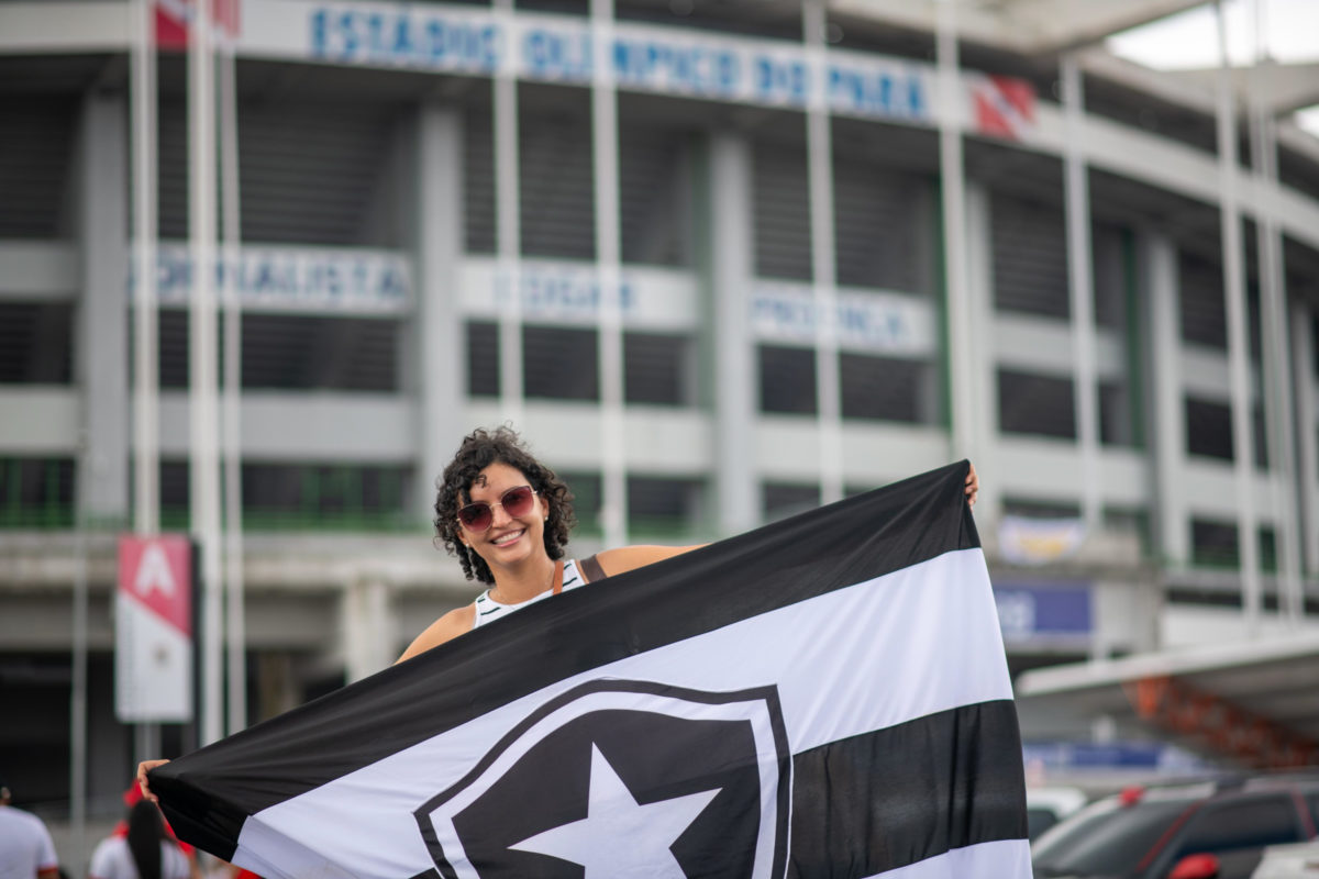 Torcida chega para o jogo entre Botafogo e Flamengo pela Supercopa Rei no Estádio Mangueirão - Metrópoles Sports