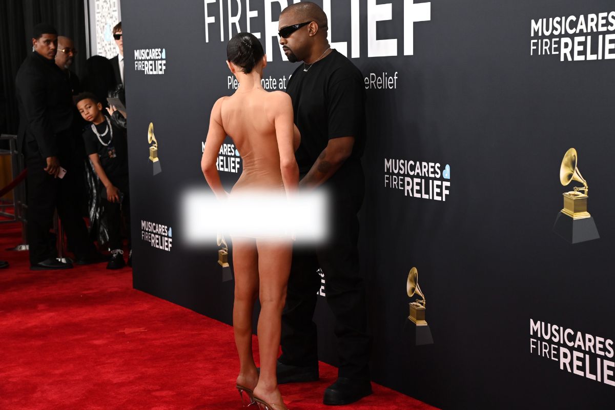 Bianca Censori e Kanye West no GRAMMY Awards