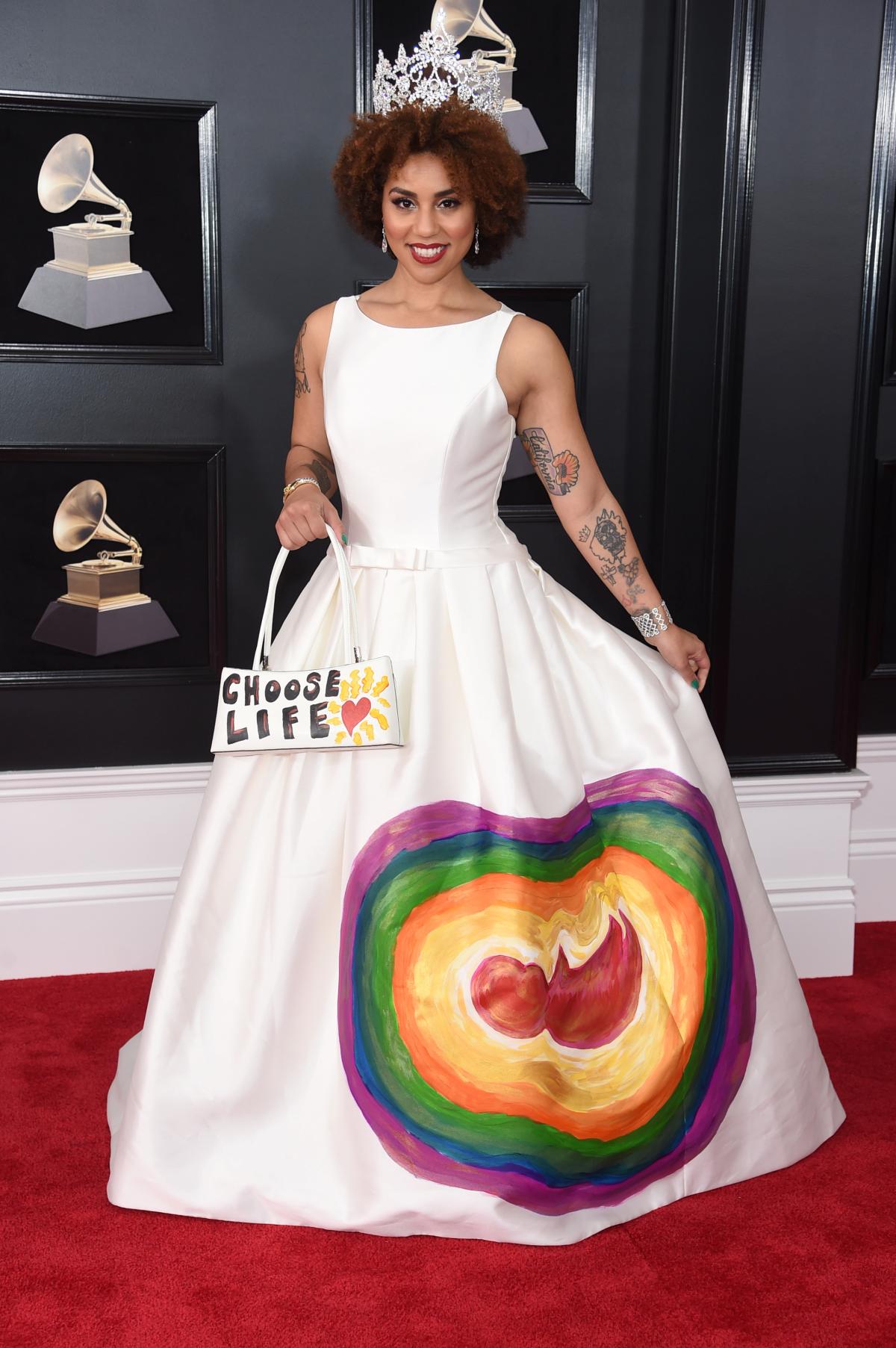 na imagem com cor, foto de Joy Villa no Grammy - metrópoles 