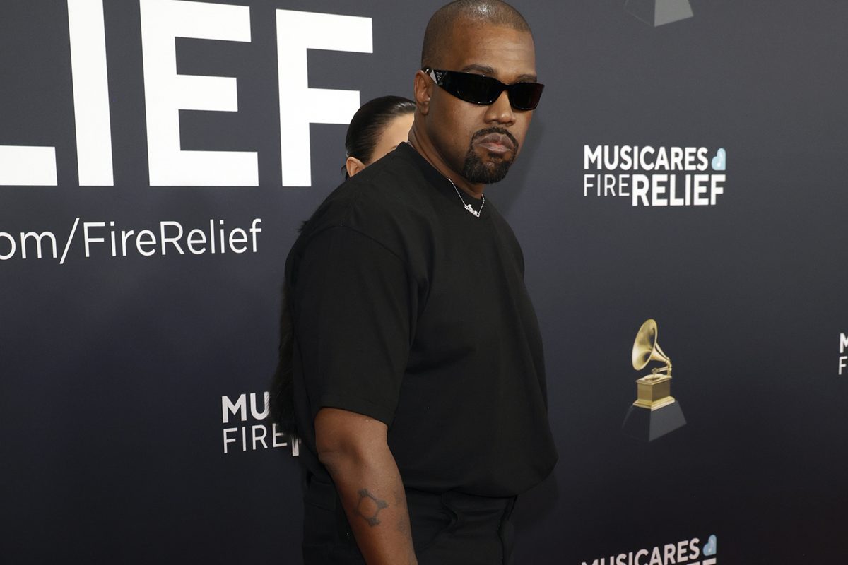 Kanye West Envia Mensagem Polêmica Sobre Judeus e Nazismo