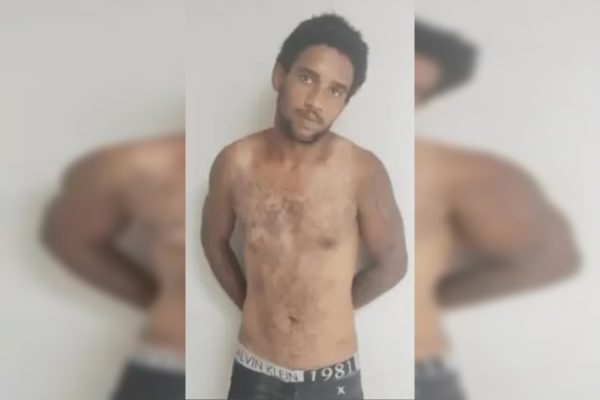 Homem tenta matar mulher para beber o sangue dela