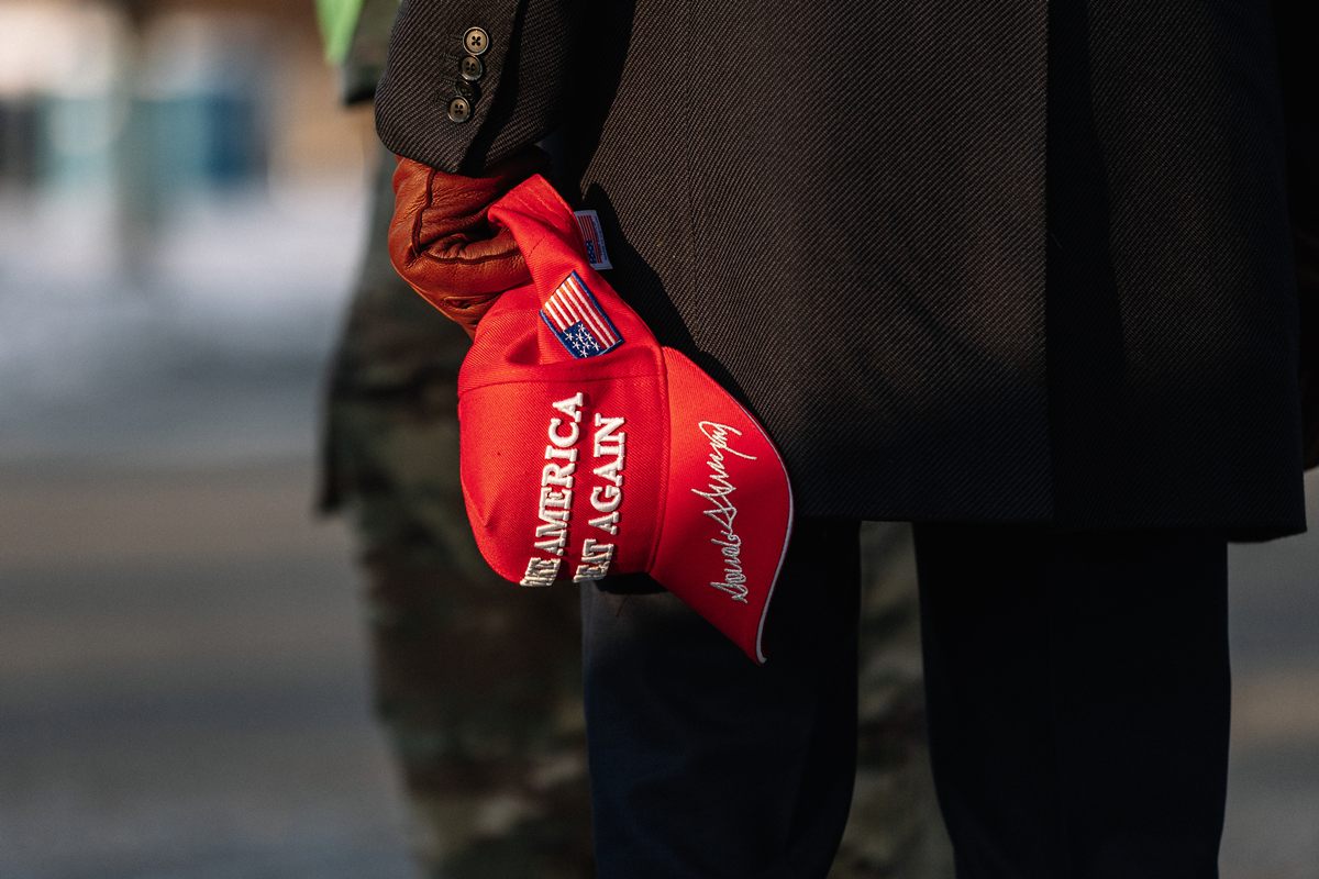 Boné vermelho Make America Great Again, em apoio a Donald Trump - Metrópoles
