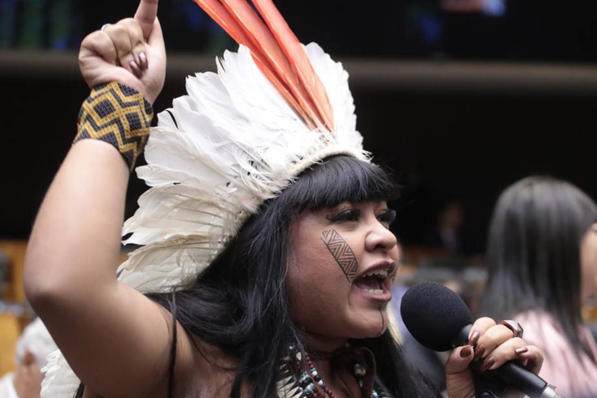 deputada celia xakriabá - Metrópoles