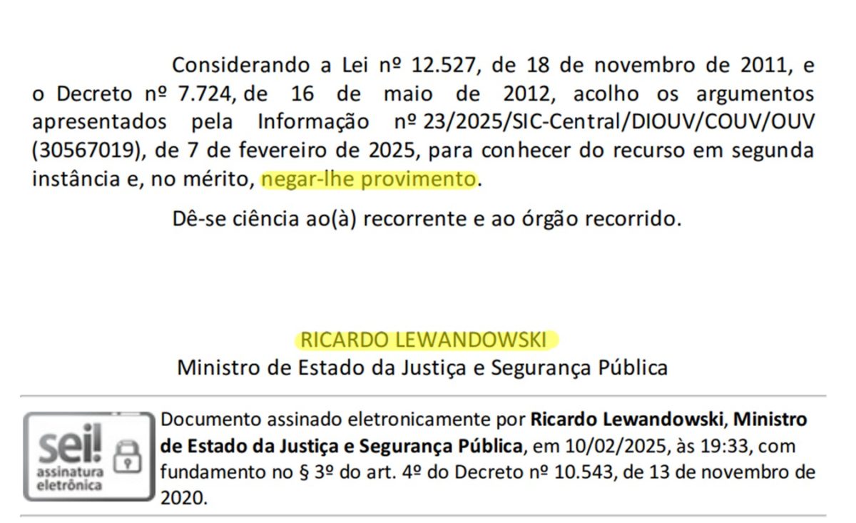 Ministro da Justiça referendou decisão que determina 100 anos de sigilo sobre cartão de vacinação