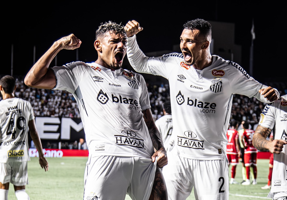 Tiquinho Soares Gol