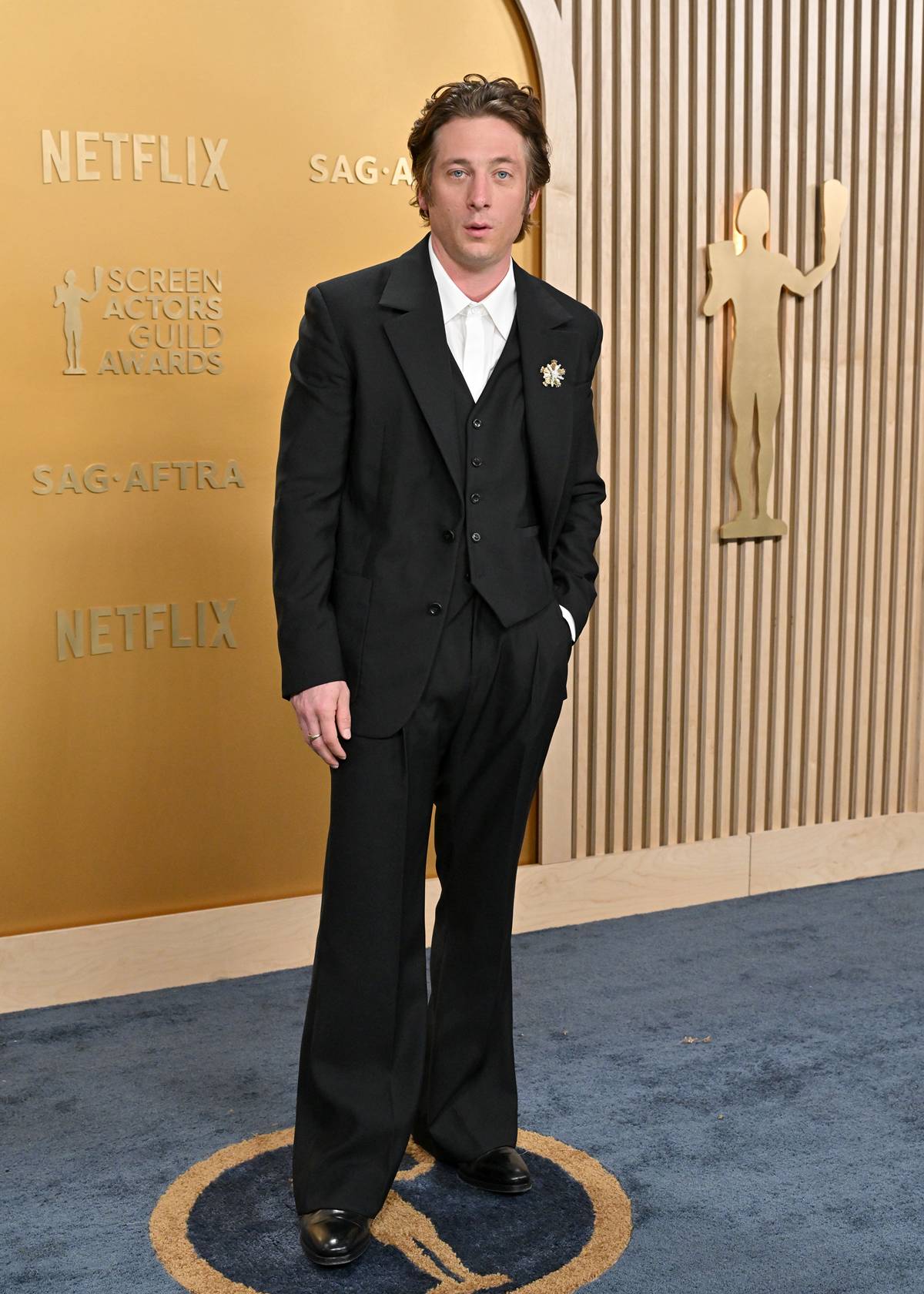 Jeremy Allen White no tapete vermelho do SAG Awards 2025 - Metrópoles