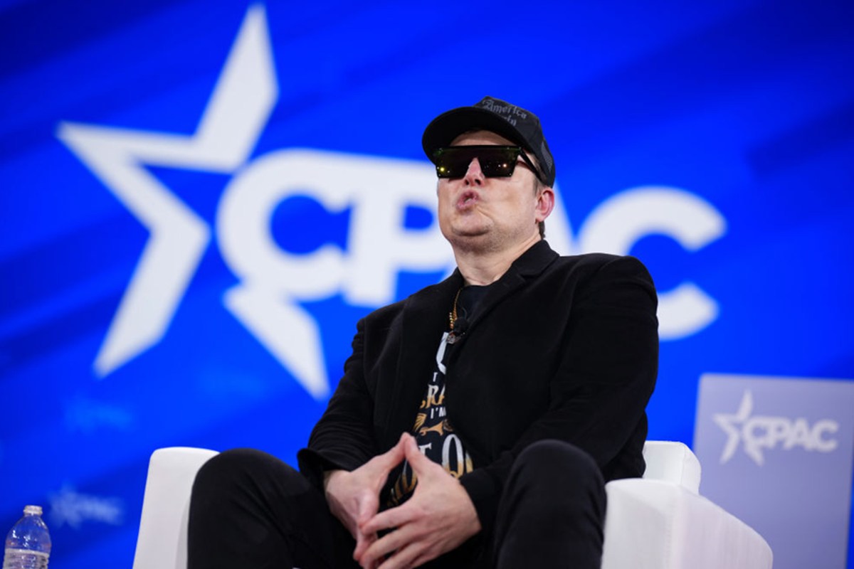 Tesla busca substituto para Musk como CEO, diz jornal. Empresa nega
