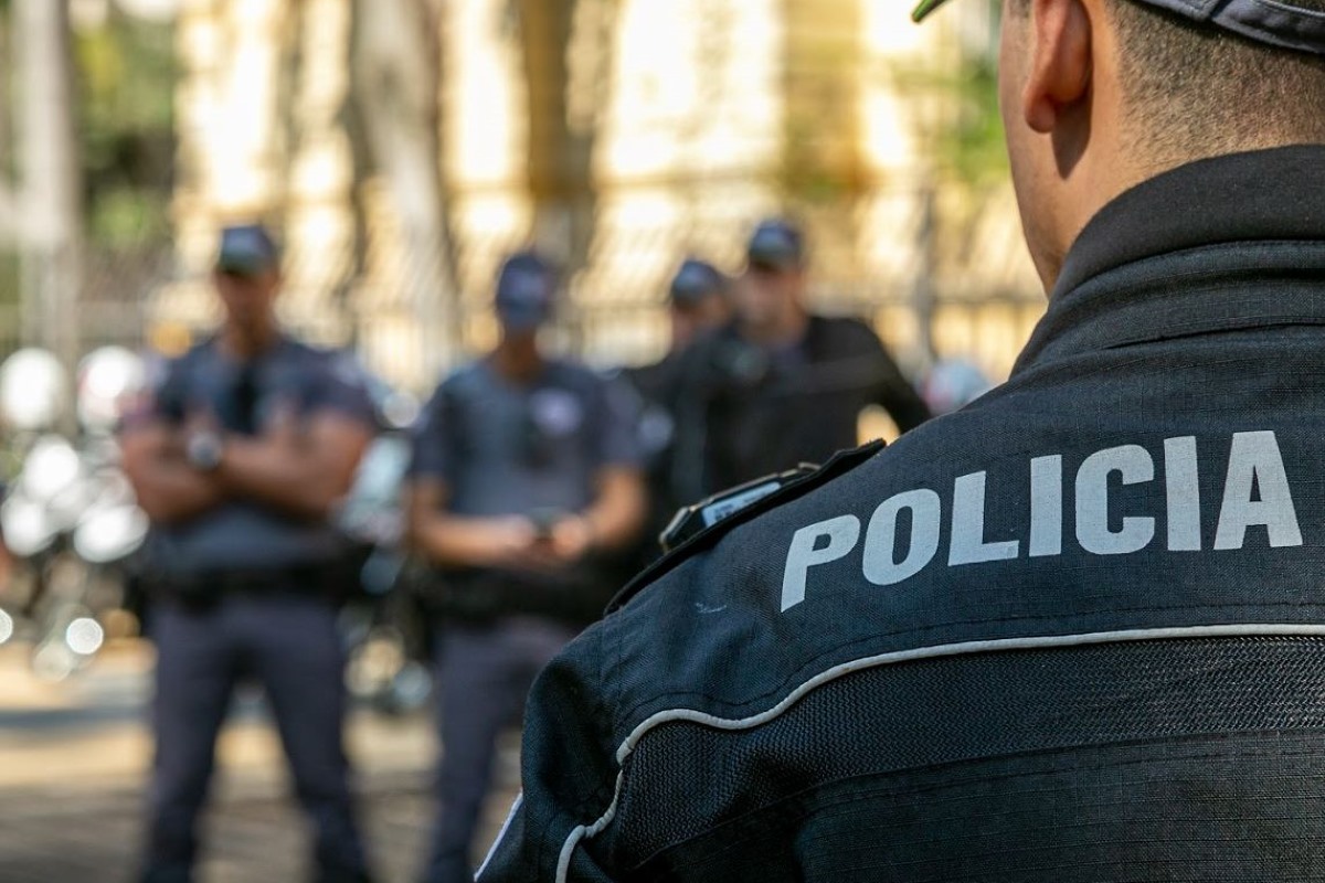 Homem é preso e 2 adolescentes são apreendidos por roubo de farmácia