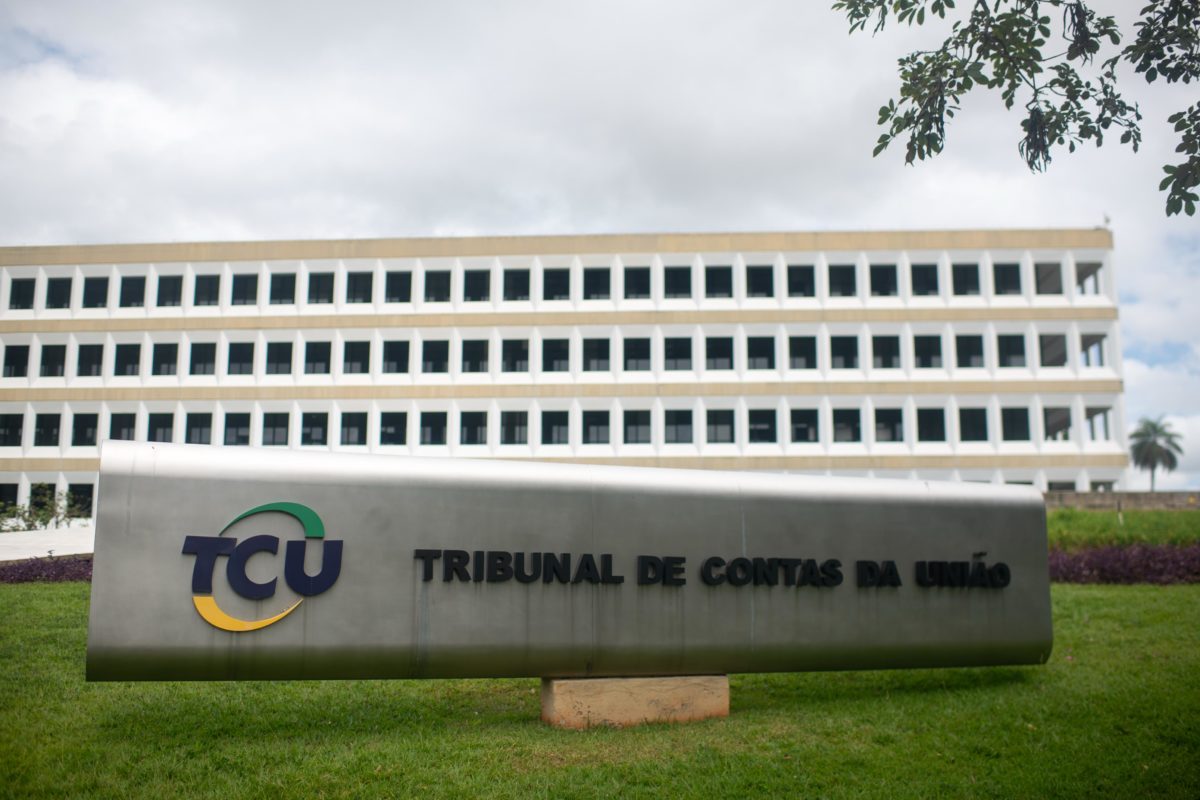 TCU livra ex-ministro de Lula pela compra de respiradores na pandemia