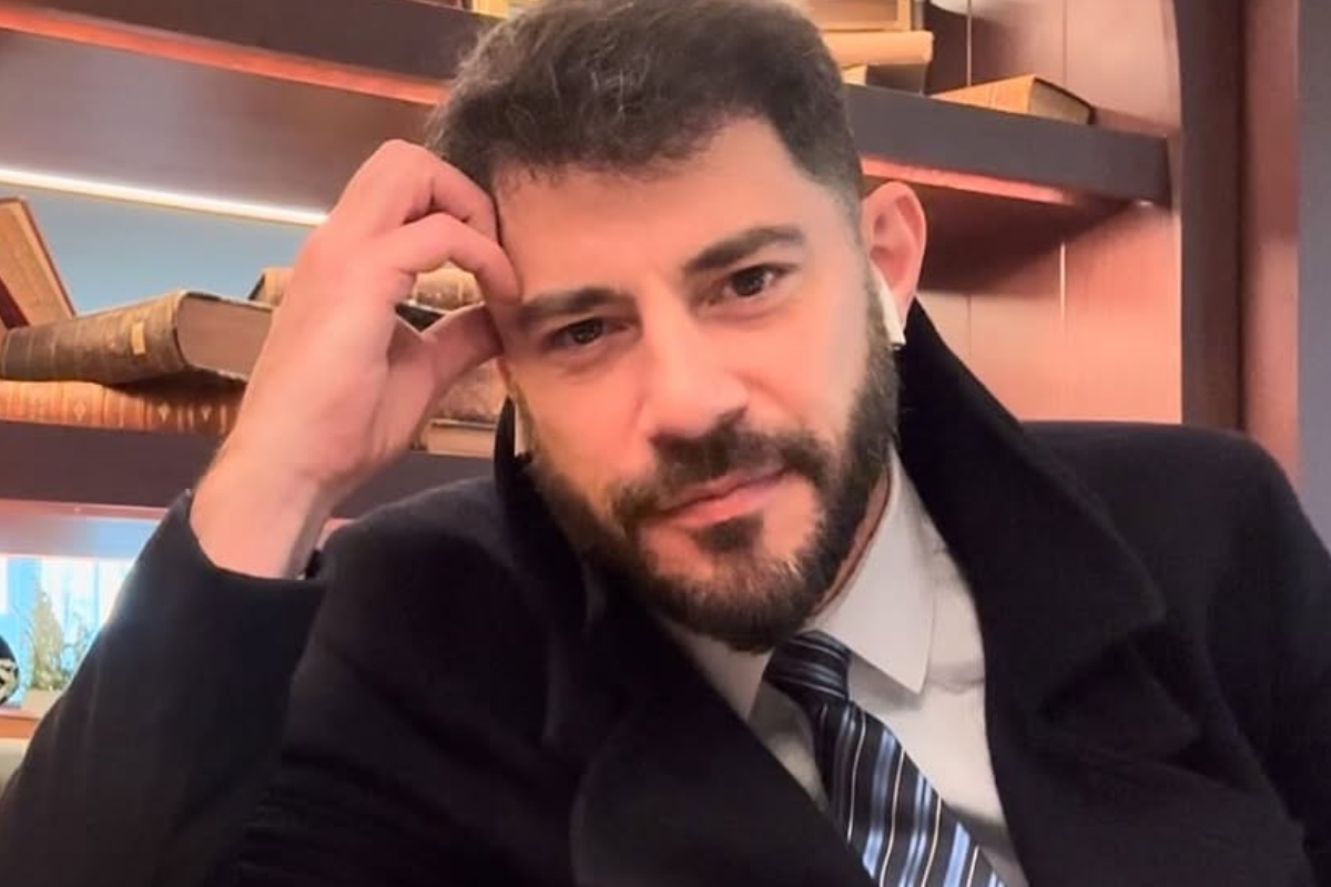 Evaristo Costa expõe constrangimento em avião por causa de doença rara