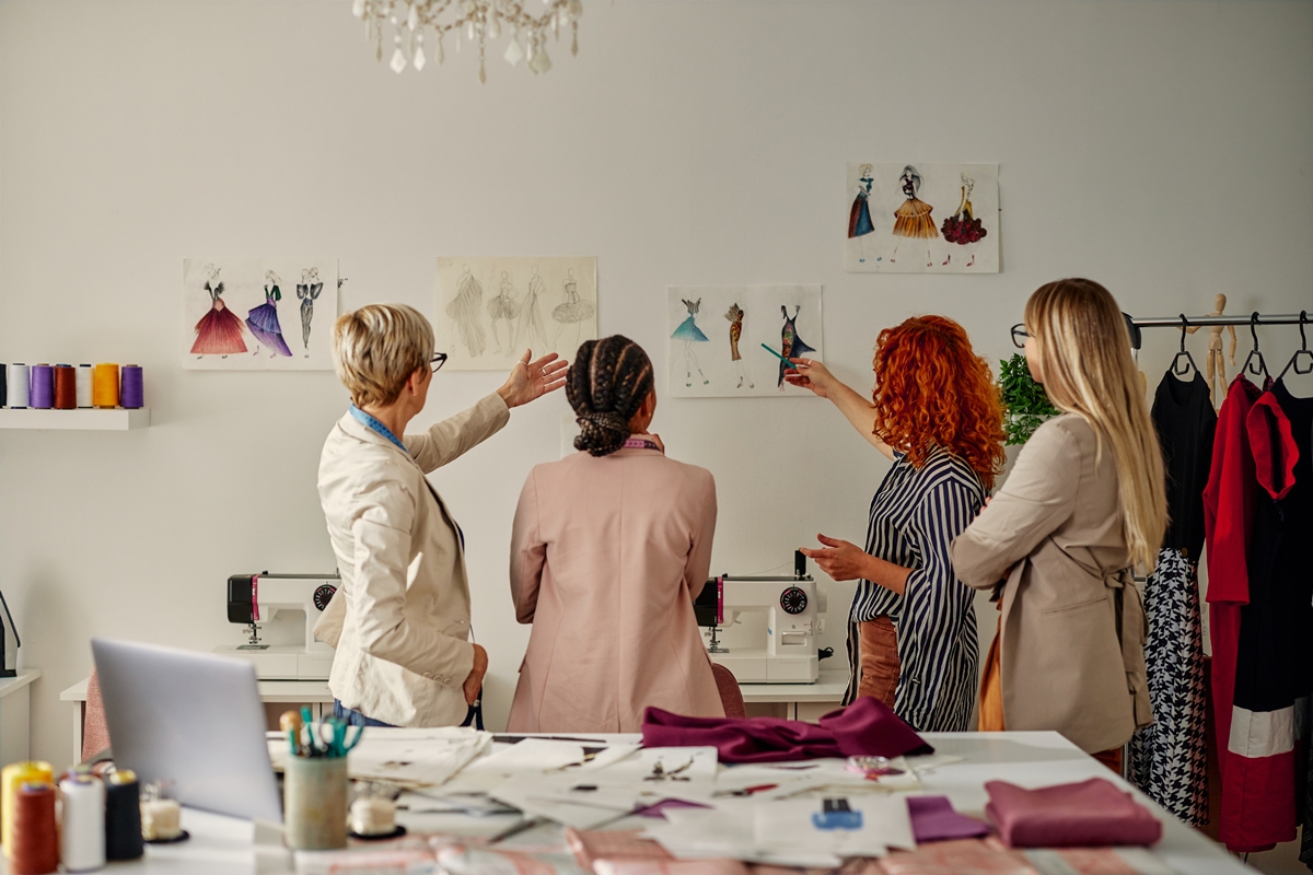 Mulheres dominam cursos de moda, mas são minoria em cargos de liderança - metrópoles