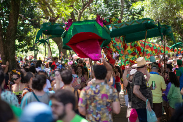 Bloco-Calango-Careta-carnaval-2025-Brasilia-DF-Metro%CC%81poles-3-600x400 O que tem para fazer em Brasília? Confira programação de 27/8 a 2/9