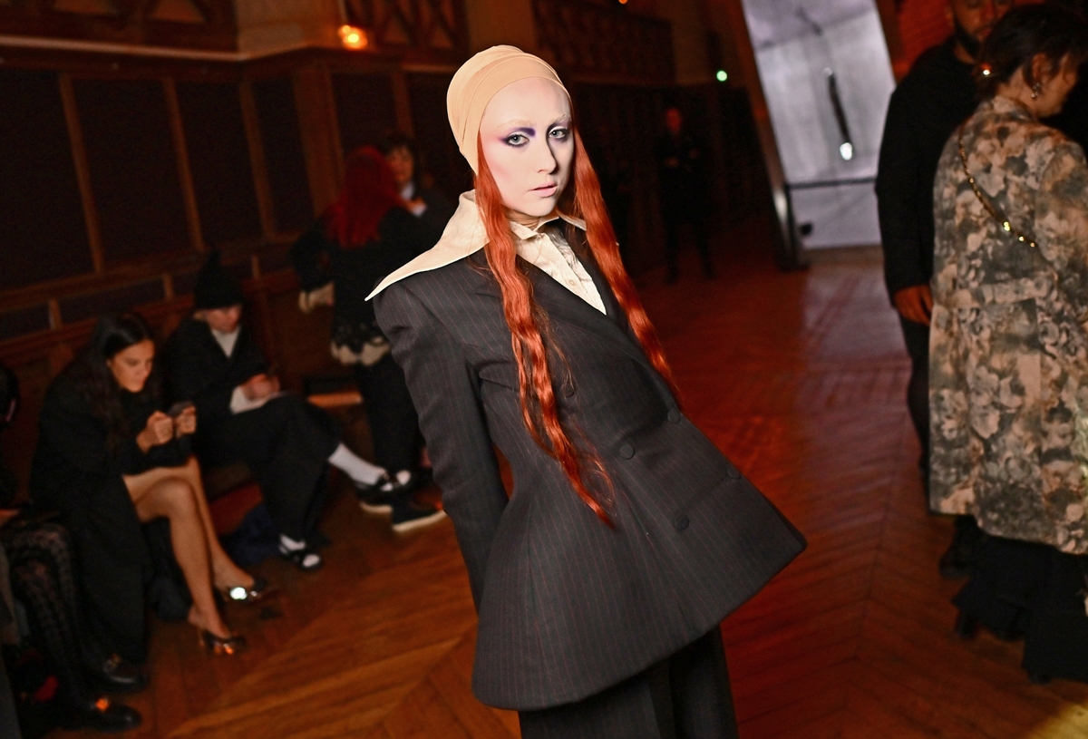chappell roan paris fashion week - metrópoles