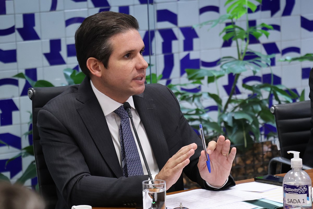 PT vê jogo político de Motta ao recorrer ao STF no caso Ramagem