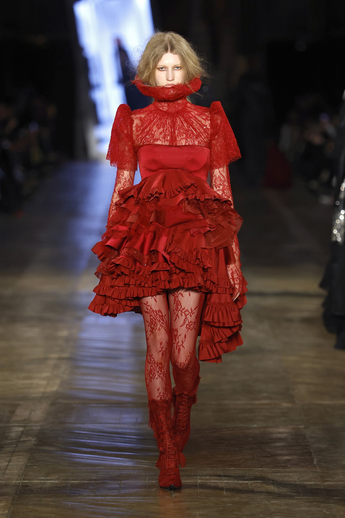 vermelho nos tapetes vermelho moda tendência - metrópoles