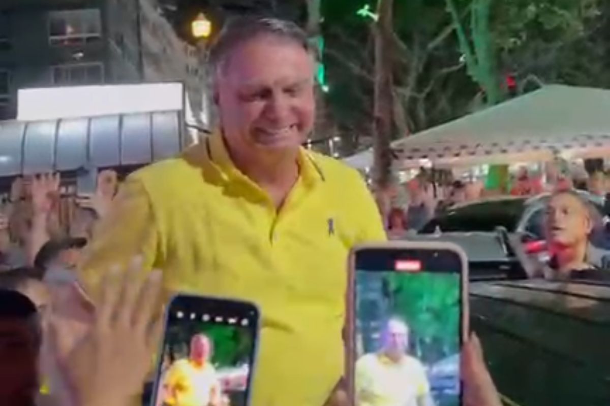 Bolsonaro chega ao Rio para ato pró-anistia antes de julgamento no STF