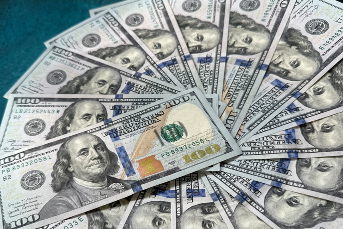 Dólar tem queda global com novas críticas de Trump ao BC americano