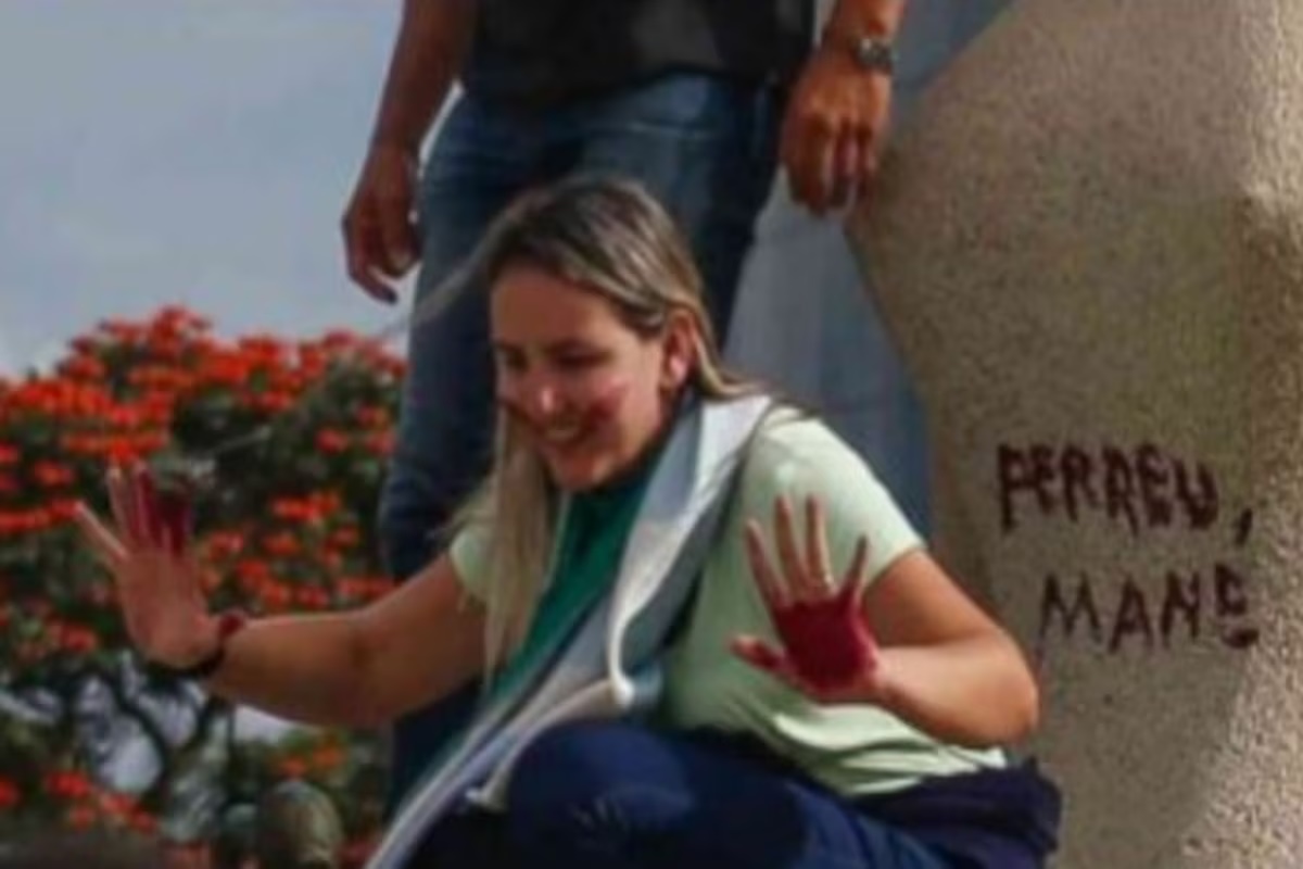 Saiba quem é Débora Rodrigues, pichadora do “perdeu, mané” no 8/1