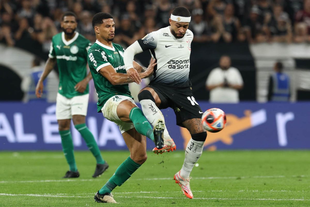 Briga por hinos de Corinthians e Palmeiras termina em ação na Justiça