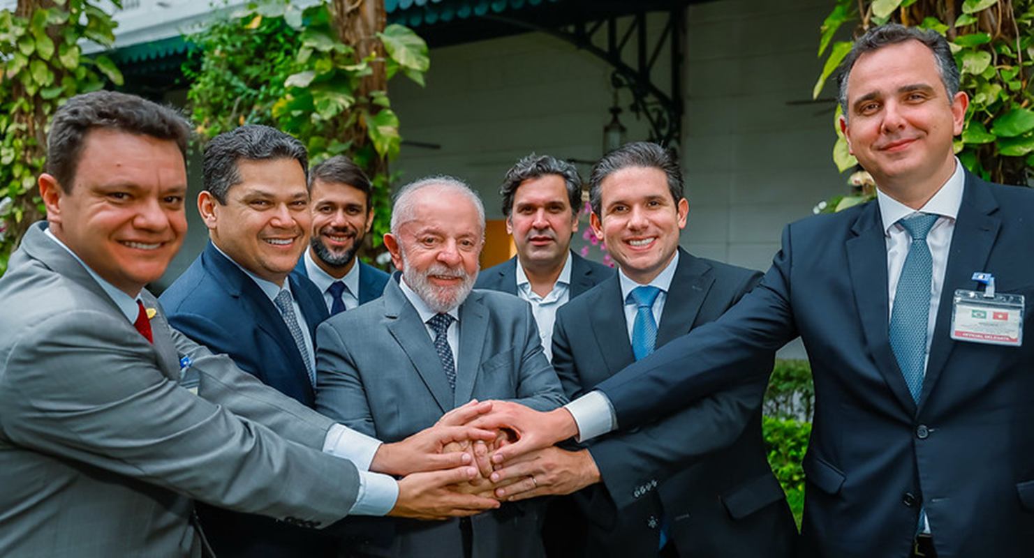 Planalto aposta em jantar de Lula com Motta para barrar anistia