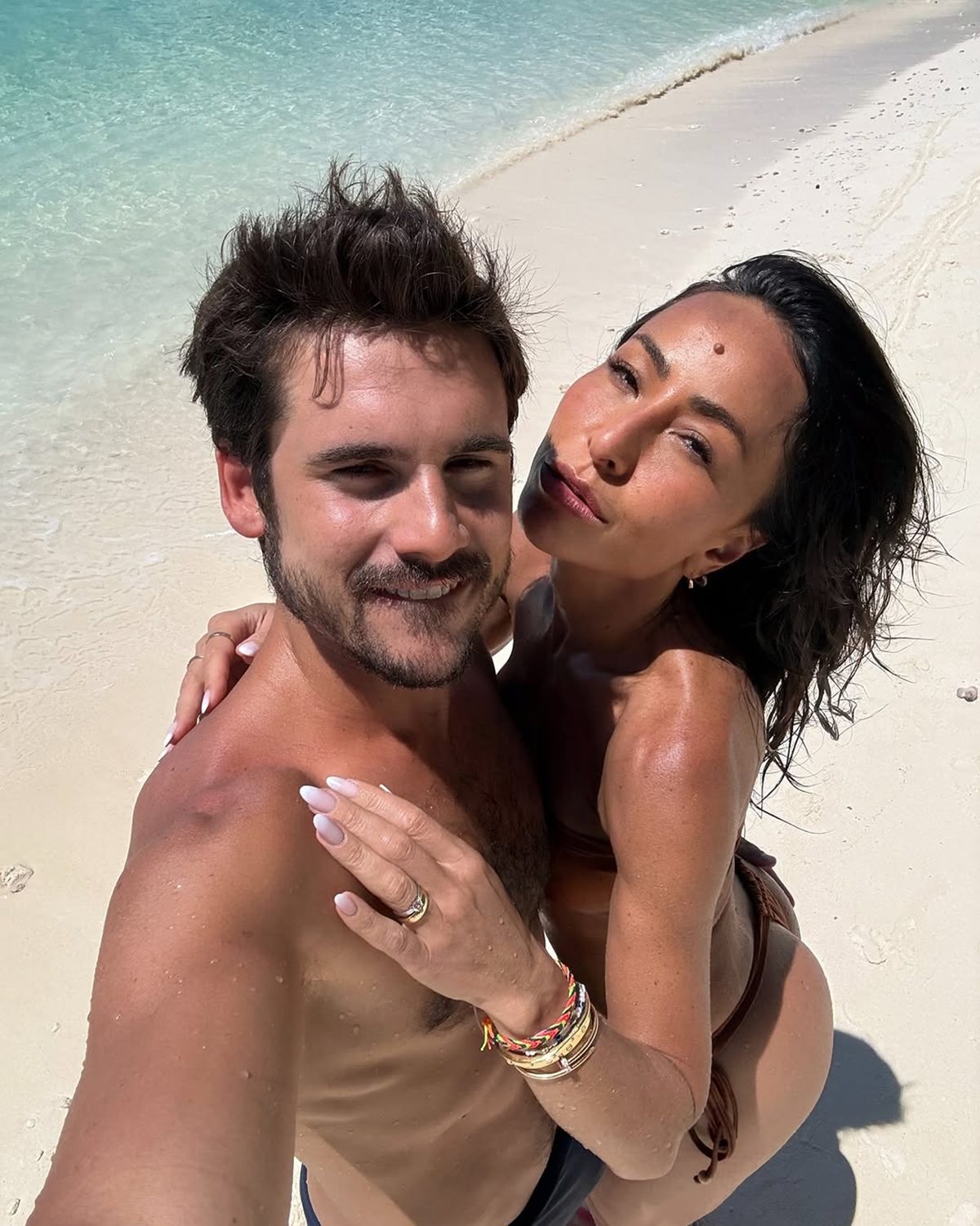 Foto colorida de Sabrina Satto e Nicolas Prattes - Metrópoles