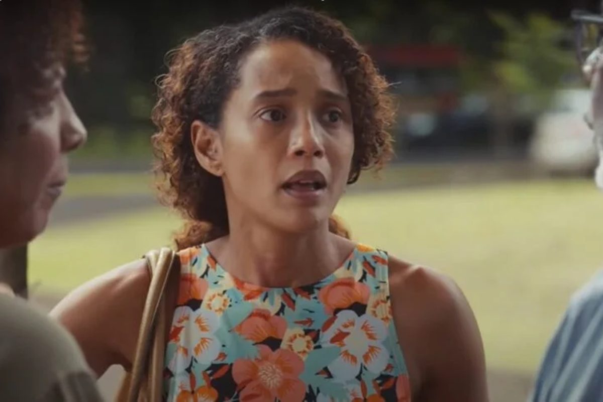 Após encontrar dólares, Raquel teme ser presa em Vale Tudo