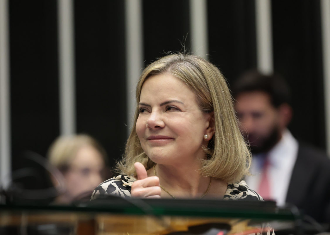 Gleisi diz que Bolsonaro apela a “intervenção estrangeira no Brasil”