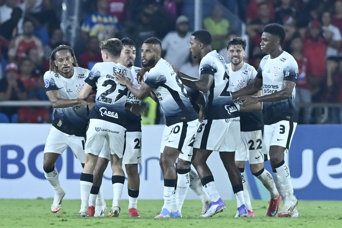 Saiba quem são os técnicos cotados no Corinthians após recusa de Tite