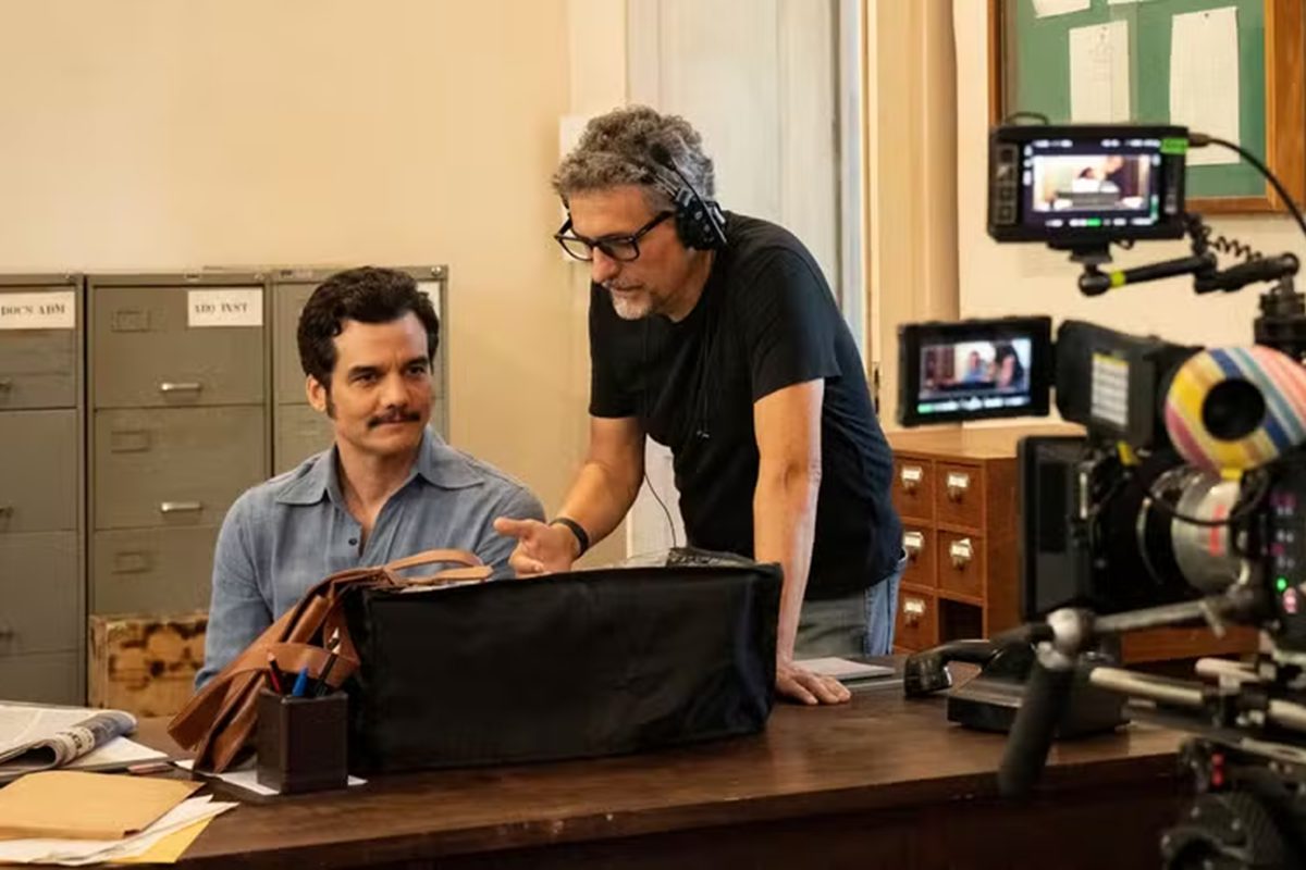 Cena de Agente Secreto, filme de Kleber Mendonça Filho - Metrópoles