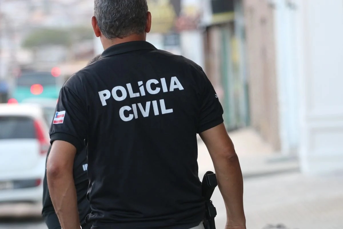 Garçom é atingido por bala perdida durante trabalho. O alvo era outro