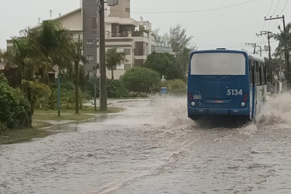 Temperaturas sobem e chuvas atingem parte do país; confira o clima