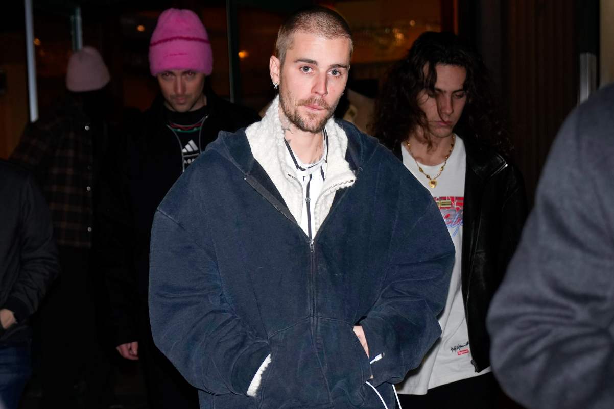 Ex-amigos de Justin Bieber afirmam que o cantor faz parte de uma seita
