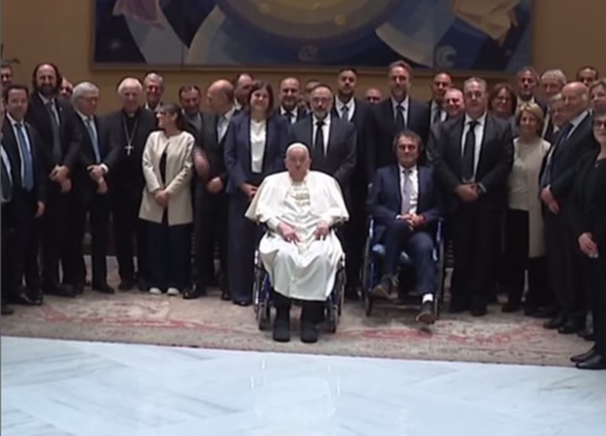 Vídeo: papa Francisco agradece a funcionários do hospital Gemelli |  Metrópoles