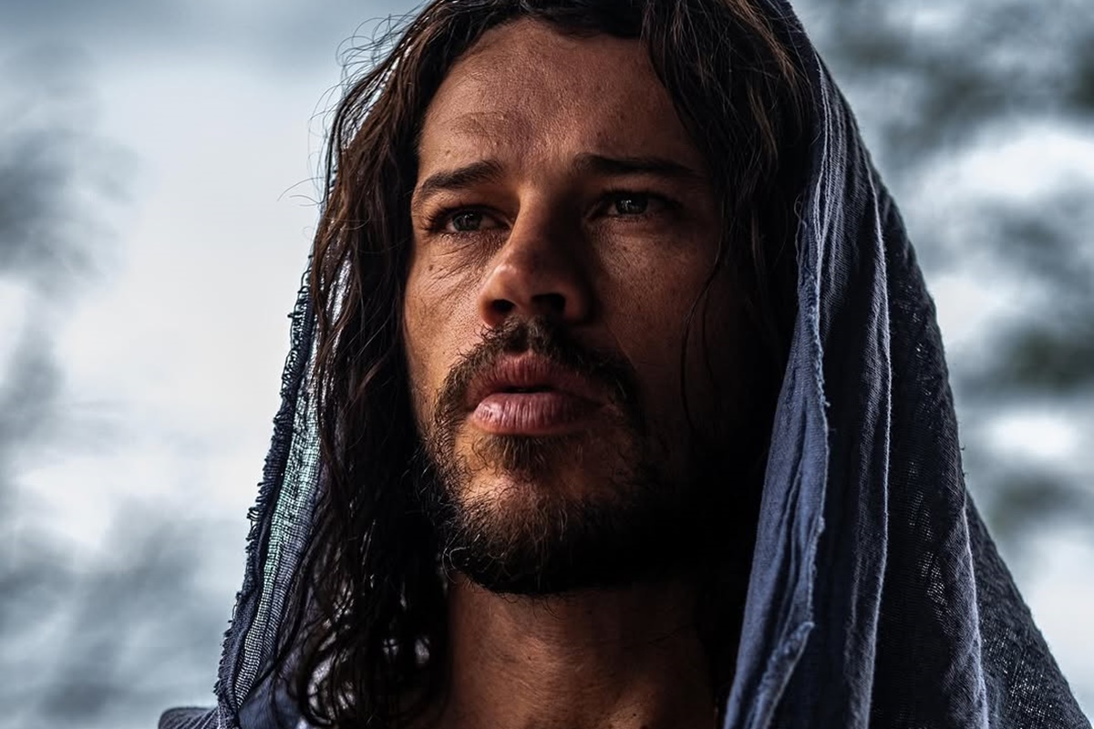José Loreto Encarna Jesus na Paixão de Cristo: Uma Experiência Profunda e Emocionante