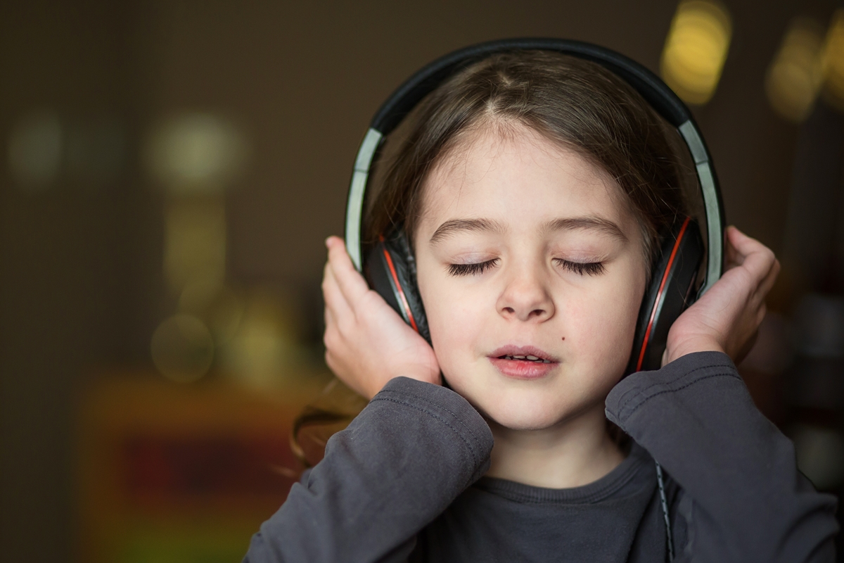 Música instrumental pode ajudar crianças a errar menos por desatenção